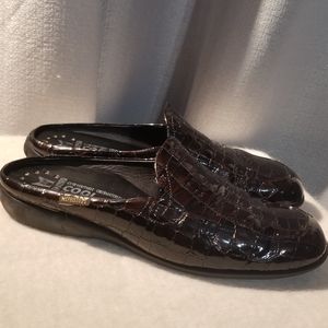 Mephisto Leather Cool-Air Clogs size 8 1/2